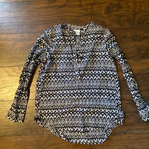 Patterned black and white top